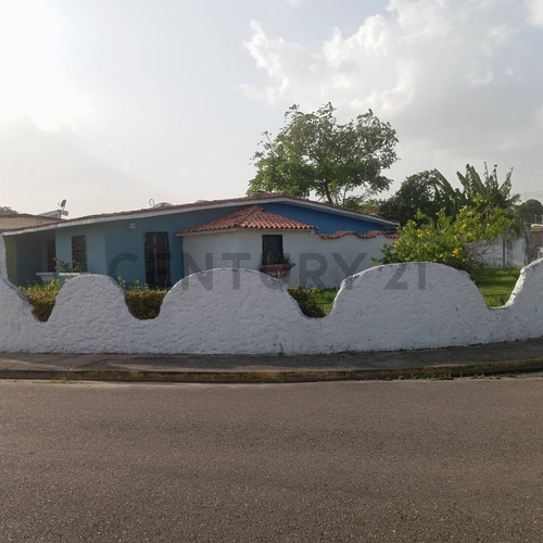 Casa En Alquiler. Urbanización Las Flores. Sector La Floresta, Maturin