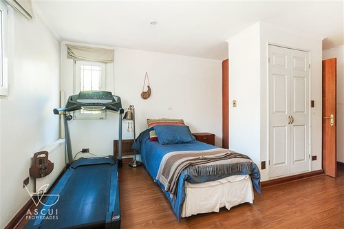 Casa En Venta De 6 Dorm. En Lo Barnechea