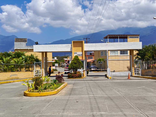 Casa En Urb. Casa Bonita, Estancia Las Margaritas