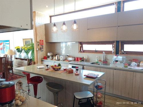 Casa En Venta De 3 Dorm. En Quintero