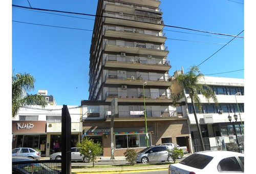 Imagen 1 de 7 de Departamento Con 1 Dorm. Torre Paraná