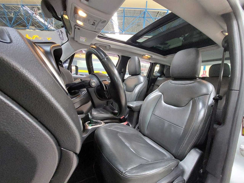 Imagem 6 de 10 de Jeep Renegade 1.8 16v Longitude 2016