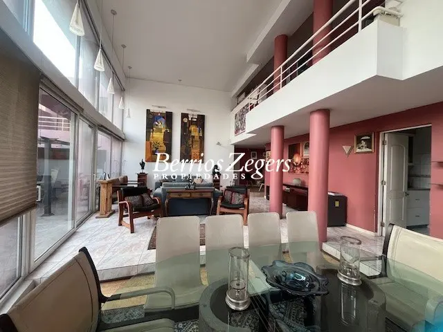 Imagen 2 de 29 de Casa En Venta De 5 Dorm. 8 Baños Mas Servicios En Las Condes