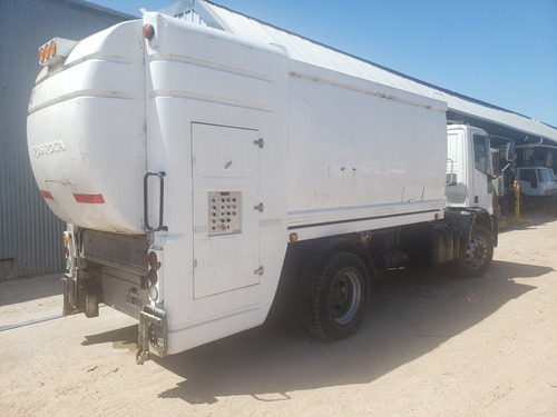 Iveco Tector Con Equipo Lava Contenedor