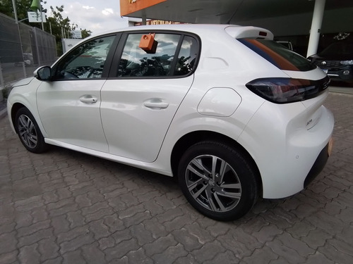 Peugeot 208 1.6 16V FLEX ALLURE AT6
