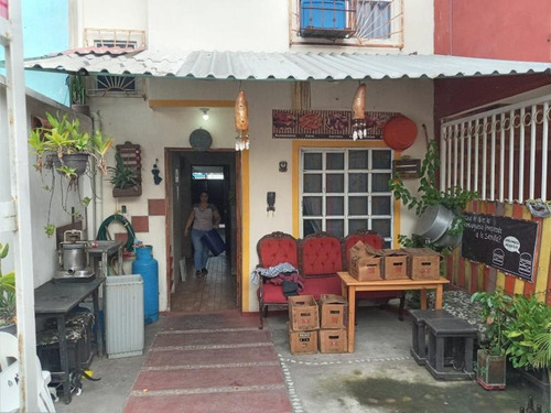 Imagen 1 de 5 de Casa Sola En Venta Dorado Real