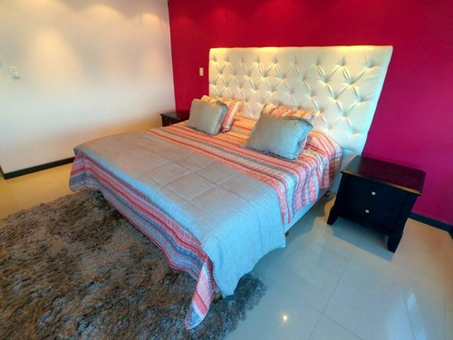 Apartamento 3 Dormitorios En Playa Brava, Punta Del Este