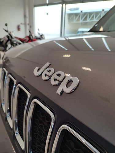 Imagen 15 de 24 de Jeep Renegade Longitude 1.8 6at