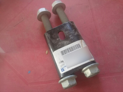 15774517 Tornillos De Defensa Delantera Yukon Silverado (Usado)
