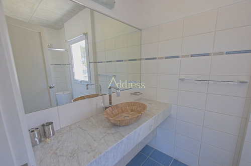 Casa En Rincon Del Indio En Venta- Ref: 2992