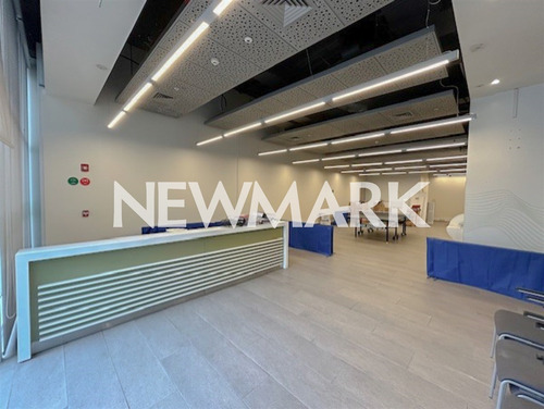 Excelente Local Comercial En Arriendo En Las Condes