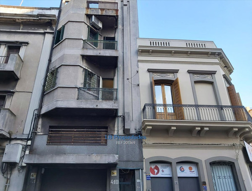 Edificio 437 Mts.2 , 2 Viviendas, 1 Gran Local
