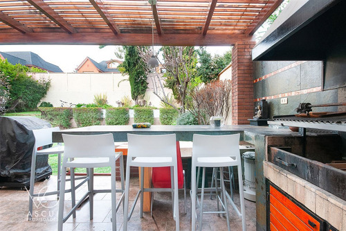 Casa San Carlos Apoquindo Condominio Seguro, 5 Dorm, 4 Baños