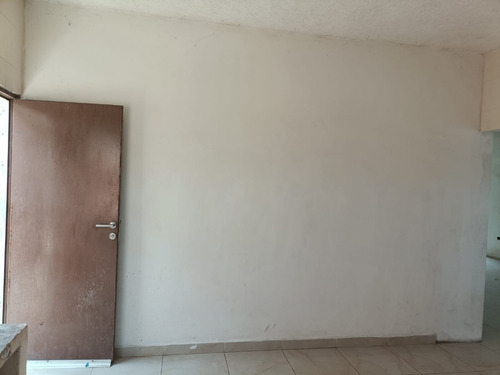 Sevende Casa $1,450,00 Tal Y Como Se Muestra En Las Fotos. En Calle Costa Azul Lotes 8 Y 9. Manzana A Entre Playa Xcaret Y Av. Xana. Col. Ampliación Las Bajadas. Veracruz. Ver.