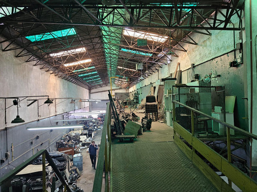 Nave Industrial De 2000m2 En Venta - José Ingenieros