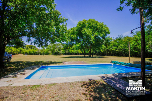 Chacra En Capilla Del Señor. Casa De Campo Y Casa De Huéspedes. Lote 17.745 M2. Pileta Y Bosquecito.