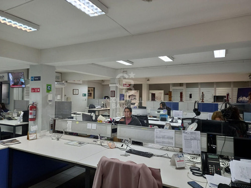 Amplia Propiedad Industrial Con Excelente Conectividad