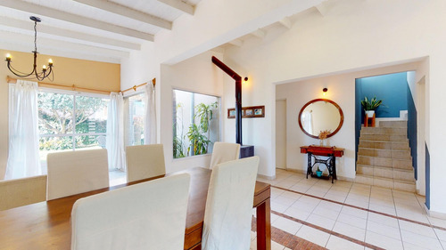 Imagen 3 de 30 de Casa En Venta 4 Dormitorios En Gonnet - La Plata