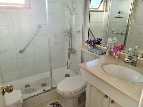 Se Vende Impecable Y Gran Departamento En Edificio Versalles