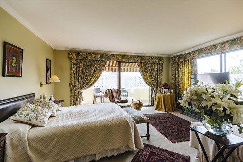 Departamento En Venta De 2 Dormitorios En Suite En Vitacura