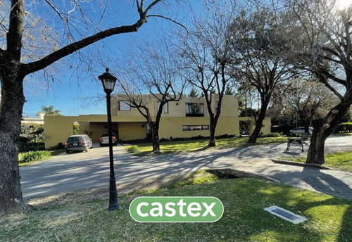 Imagen 10 de 23 de Casa De Cuatro Ambientes En Venta En La Lomada