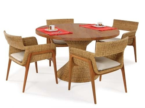 Mesa Com Cadeiras Madeira E Fibra Sintética Pergolado Deck