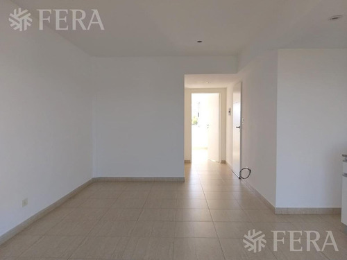 Imagen 2 de 9 de Venta Departamento 2 Ambientes Con Balcón En Lanús Oeste (29920)