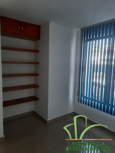 Agradable Casa, Con Acceso Controlado, Muy Amplia, Lista Para Ocuparla