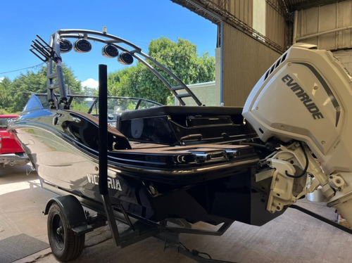 Lancha Victoria Valentino 212 Con Evinrude 150 G2 Año2023