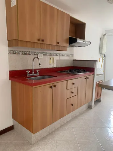 Vendo Apartamento Ubicado En La Parte Baja De La Loma De Los Bernal, Suoer Bien Ubicado