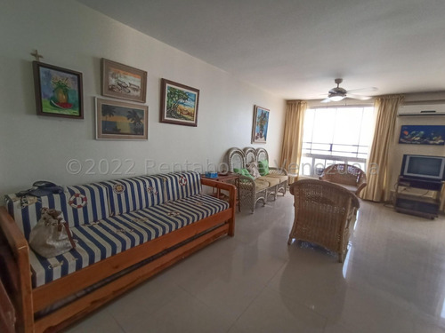 Apartamento En Venta Macuto #23-10062 Johana Blanco
