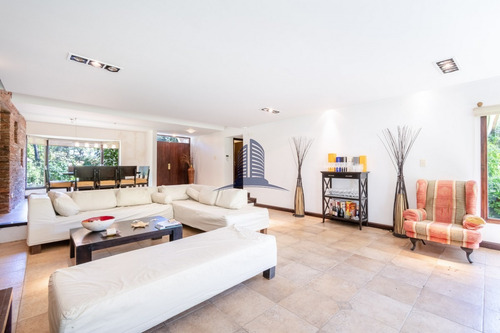 Casa En San Rafael De Cuatro Dormitorios Con Pisicina- Ref: 1218