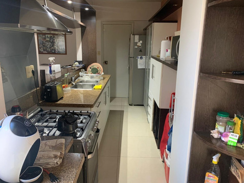 Imagen 12 de 14 de Venta Apartamento Pocitos 3 Dormitorios 3 Baños Garaje, Excelente Ubicación, Sobre Bulevar España, Piso Alto