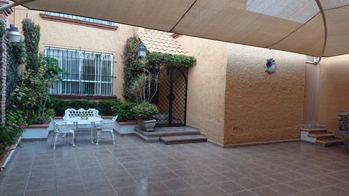 En Venta Casa De 3 Recámaras, 3 Cocheras, 2 1/2 Baños, Amplio Jardin Con Asador Techado, Cuarto De Lavado En La Concepción Ii