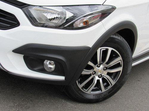 Imagem 15 de 15 de Chevrolet Onix 1.4 Mpfi Activ 8v