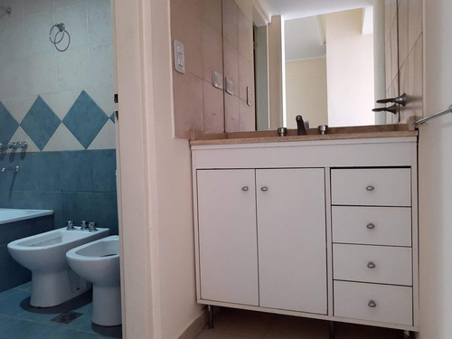 Imagen 3 de 24 de Un Dormitorio Con Doble Balcón