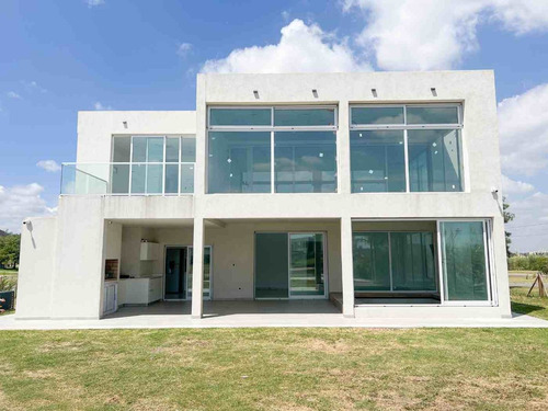 6 Ambientes Piscina A La Laguna