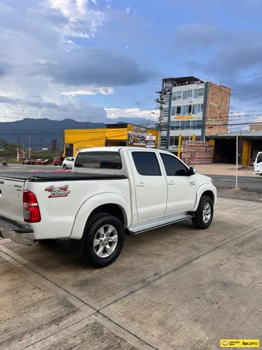 Toyota Hilux Srv