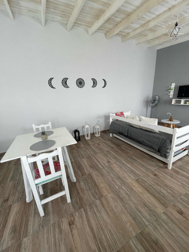 Casa Con Gran Parque Y Pileta