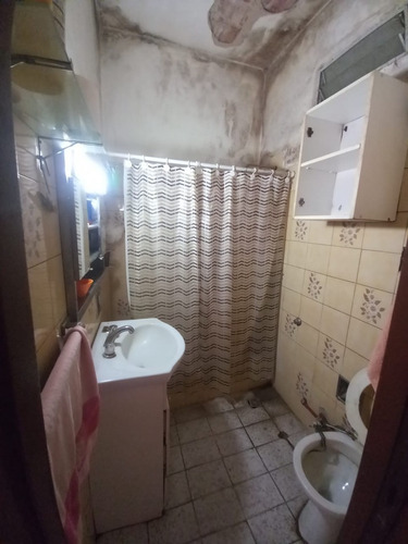 Casa 5 Ambientes En Zona Comercial
