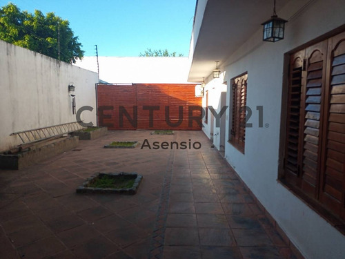 Imagen 12 de 26 de Casa Quinta Venta 8 Ambientes Isidro Casanova Centro