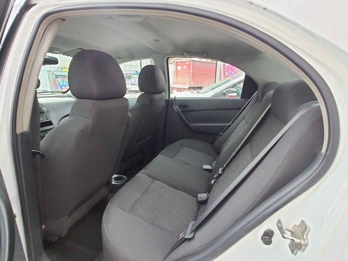 Imagen 13 de 14 de Chevrolet Aveo 2015 4p Lt L4/1.6 Man