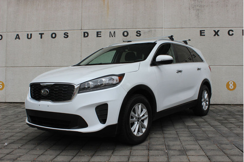 Kia Sorento 2.4 L4 LX Tela 5 Pasajeros At