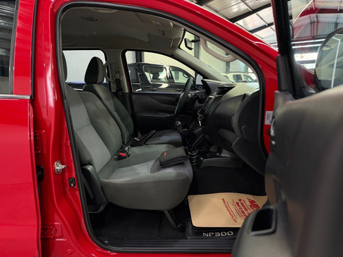Nissan NP300 2.5 Doble Cabina S Aa Pack Seg Mt