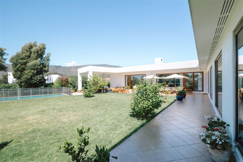 Excelente Casa Con Inmejorable Ubicación En Marbella