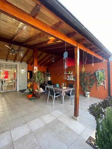 Imagen 18 de 19 de Venta Chalet 5 Amb/ Ituzaingo Norte