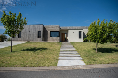 Casa En Pilará, Barrio El Tono | Mallmann Propiedades