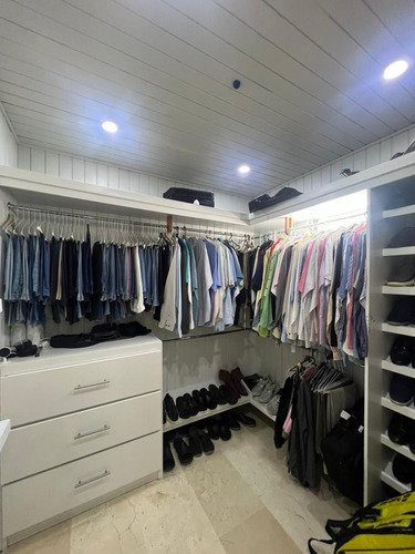 Casa En Los Cacicazgos En Venta, Santo Domingo