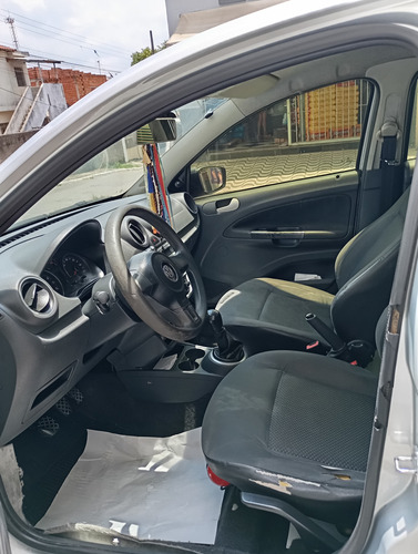 Volkswagen Voyage 1.6 Vht Total Flex 4p