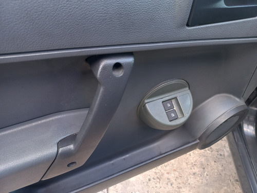 Imagen 12 de 14 de Volkswagen Gol 2011 1.4 Power 83cv